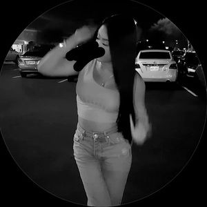 Meet your Posher, Jayline